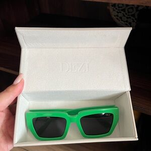 DEZI SWITCH - Vibrant Green Sunglasses
